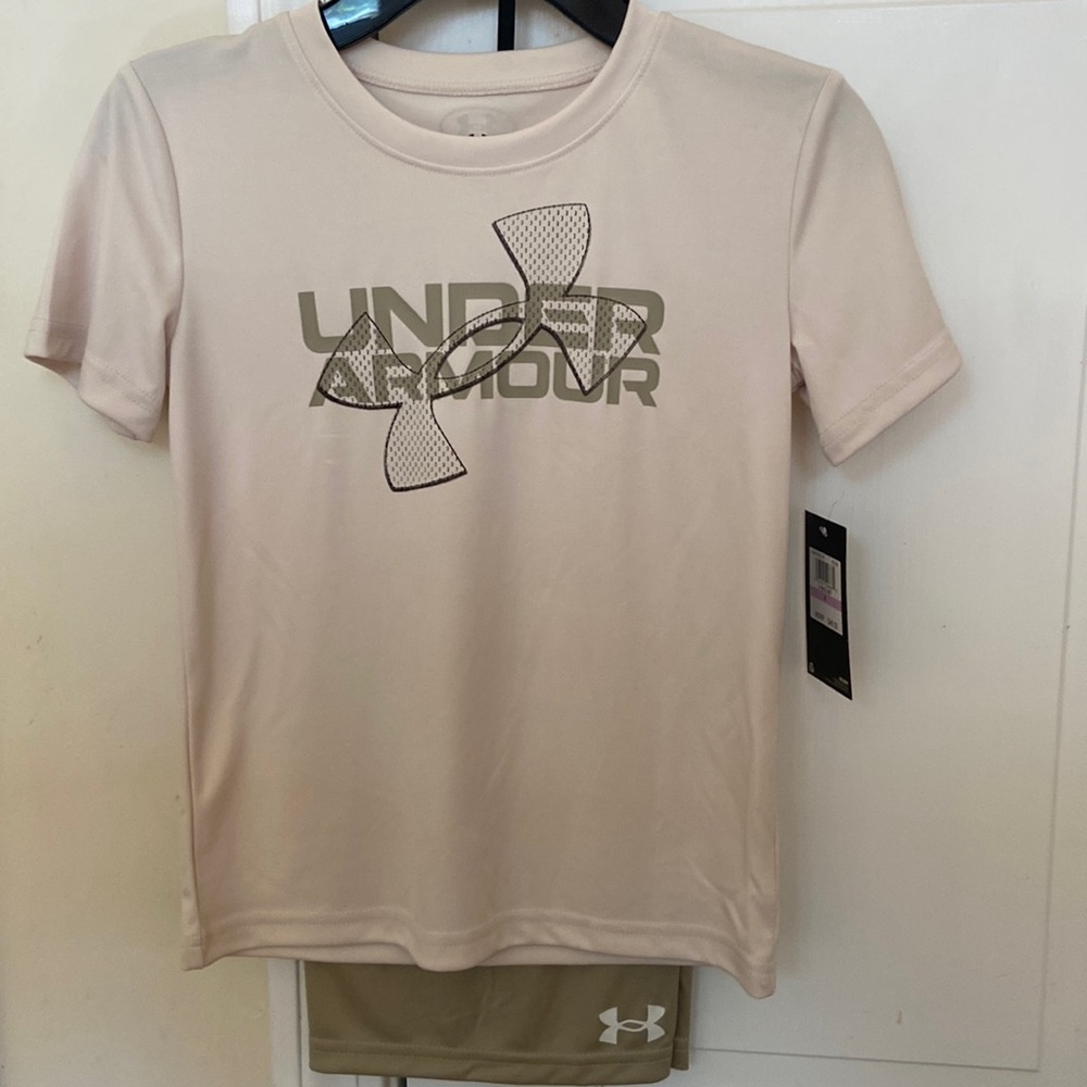 Under Armor Boys Size 6 Two Piece Short Set